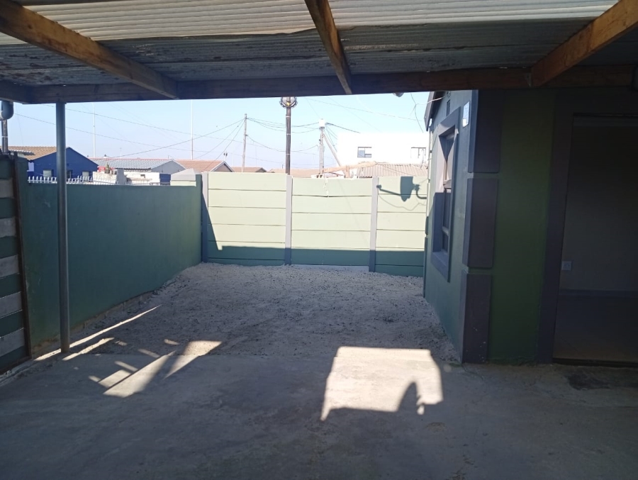 2 Bedroom Property for Sale in Mandela Park Western Cape